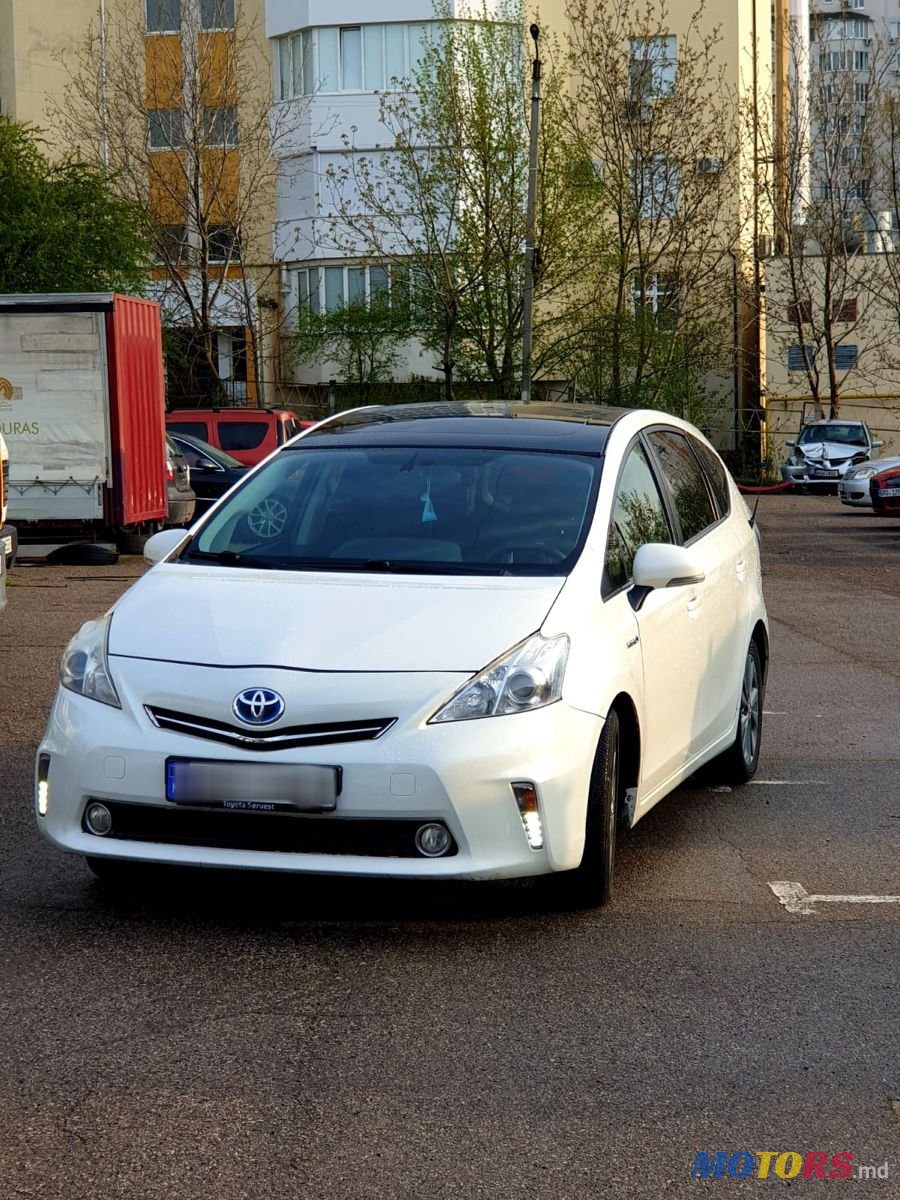 2012' Toyota Prius + photo #2