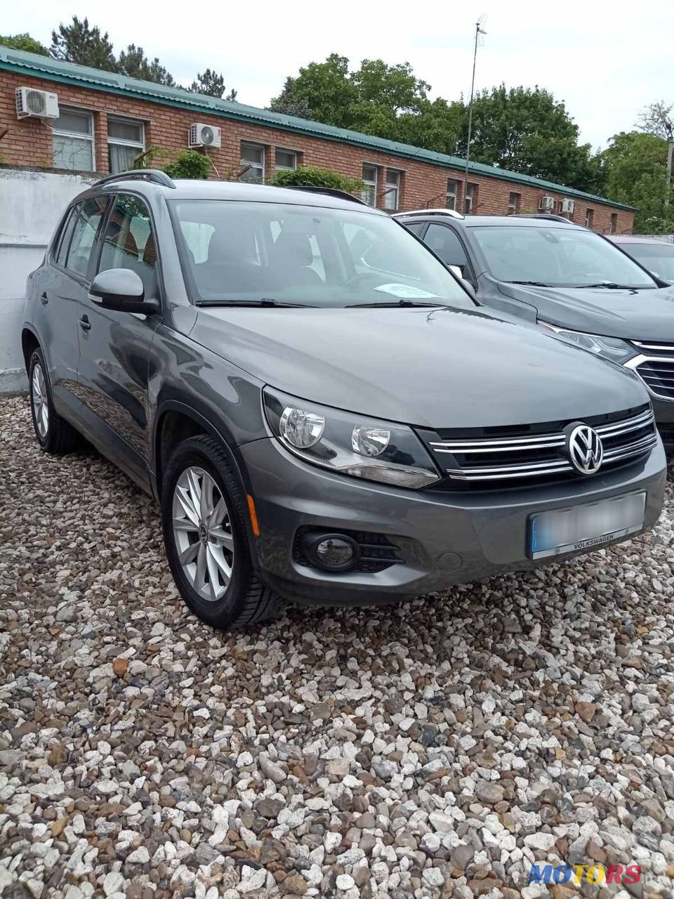 2017' Volkswagen Tiguan photo #2