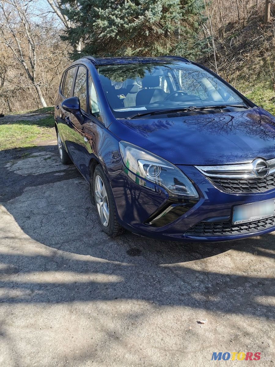 2013' Opel Zafira photo #2