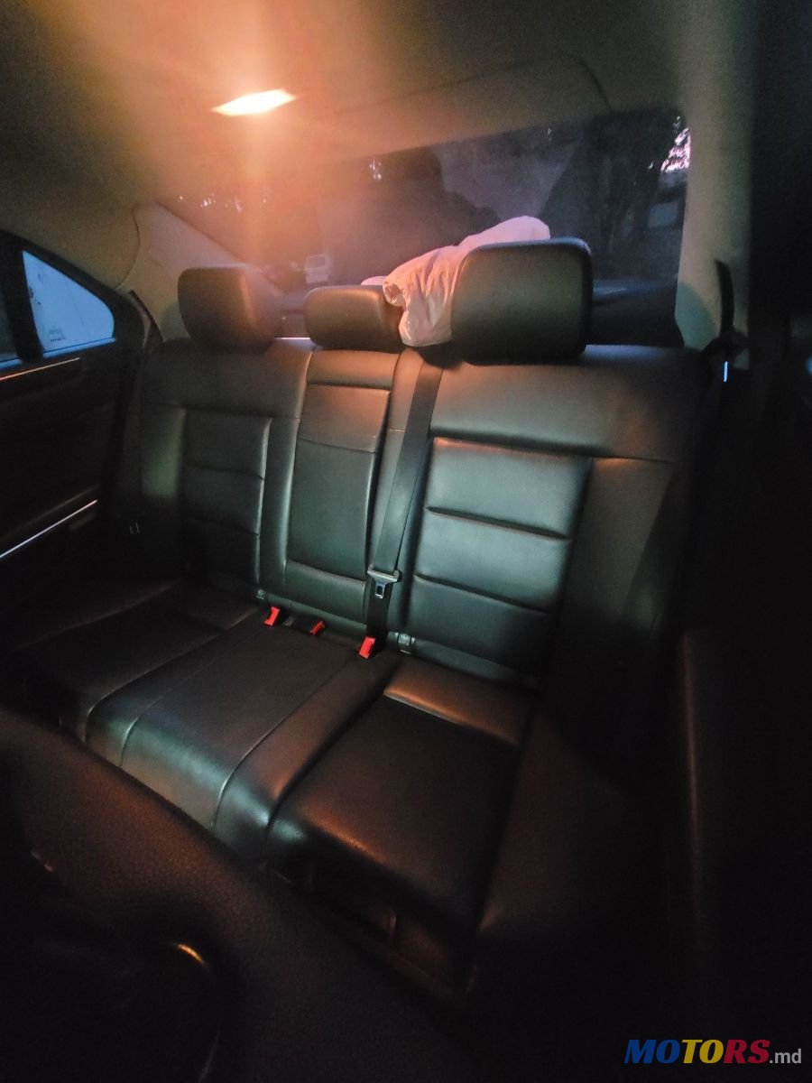 2011' Mercedes-Benz E-Class photo #6