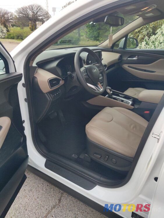 2019' Hyundai Santa Fe photo #5