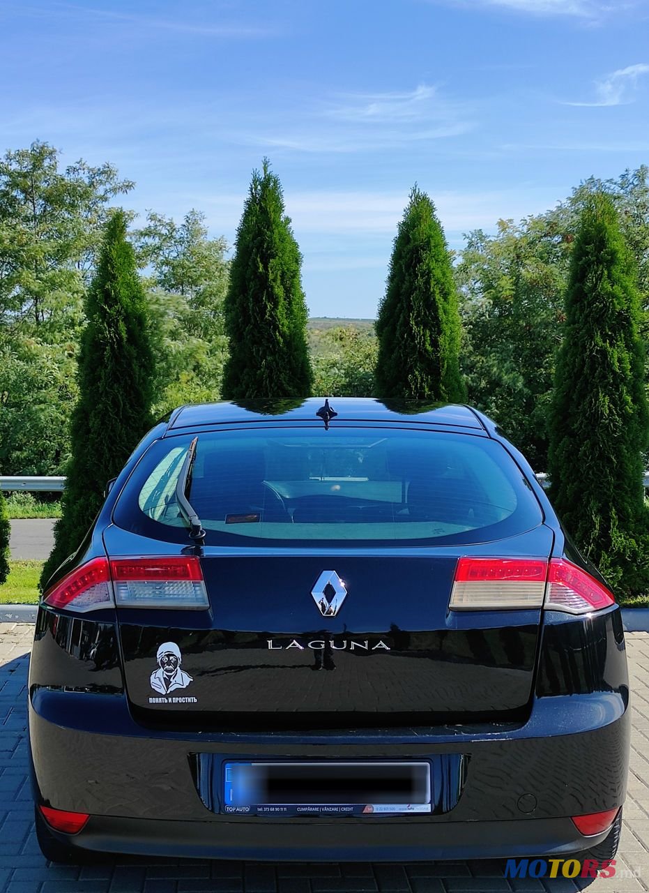 2008' Renault Laguna photo #5