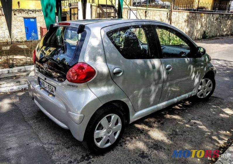 2010' Toyota Aygo photo #2