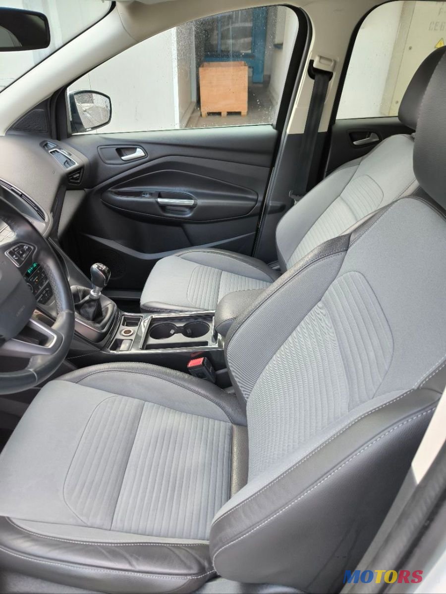 2016' Ford Kuga photo #3