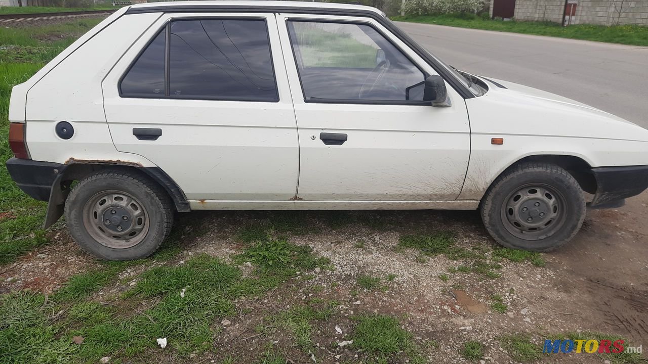 1995' Skoda Favorit photo #2