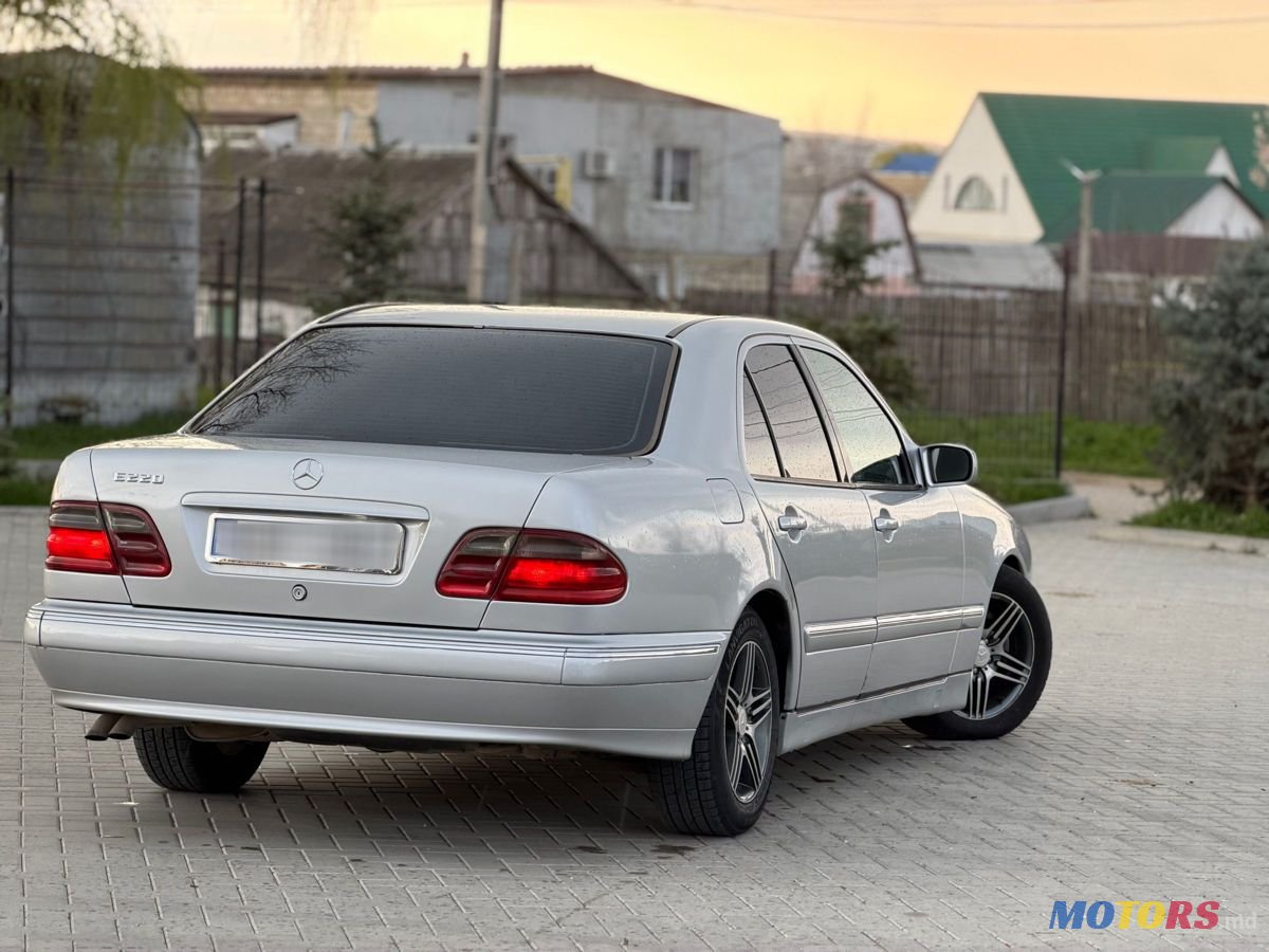 2002' Mercedes-Benz E-Class photo #4