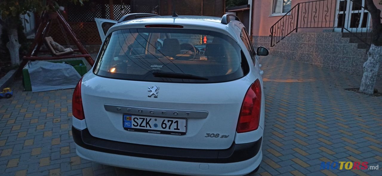 2010' Peugeot 308 photo #2