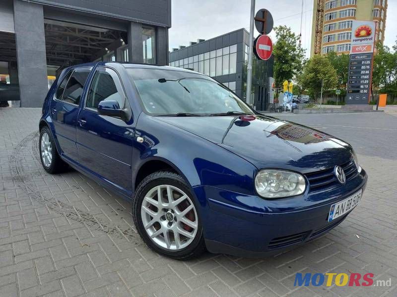 2004' Volkswagen Golf photo #1