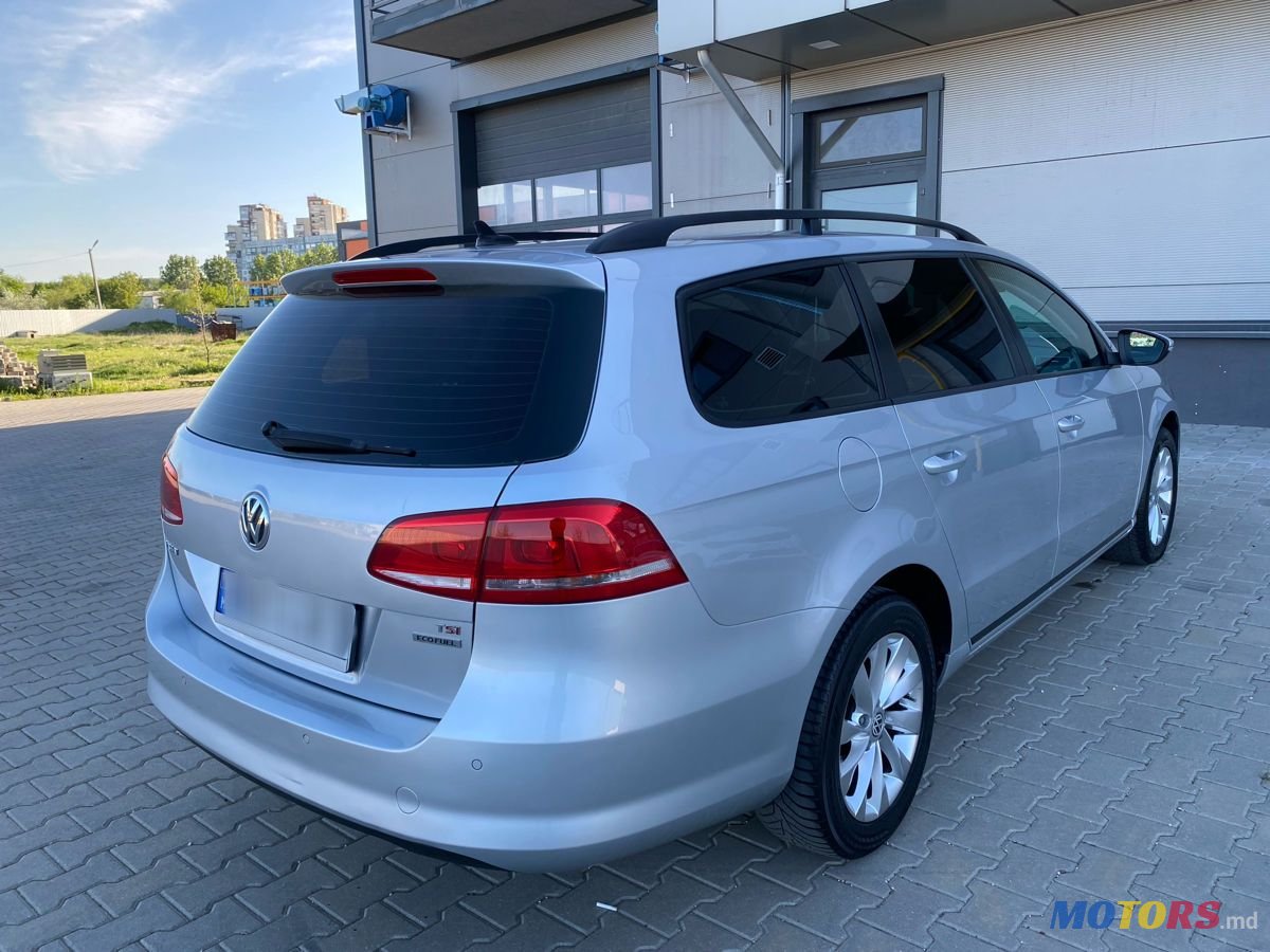 2012' Volkswagen Passat photo #6