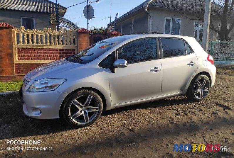 2010' Toyota Auris photo #4