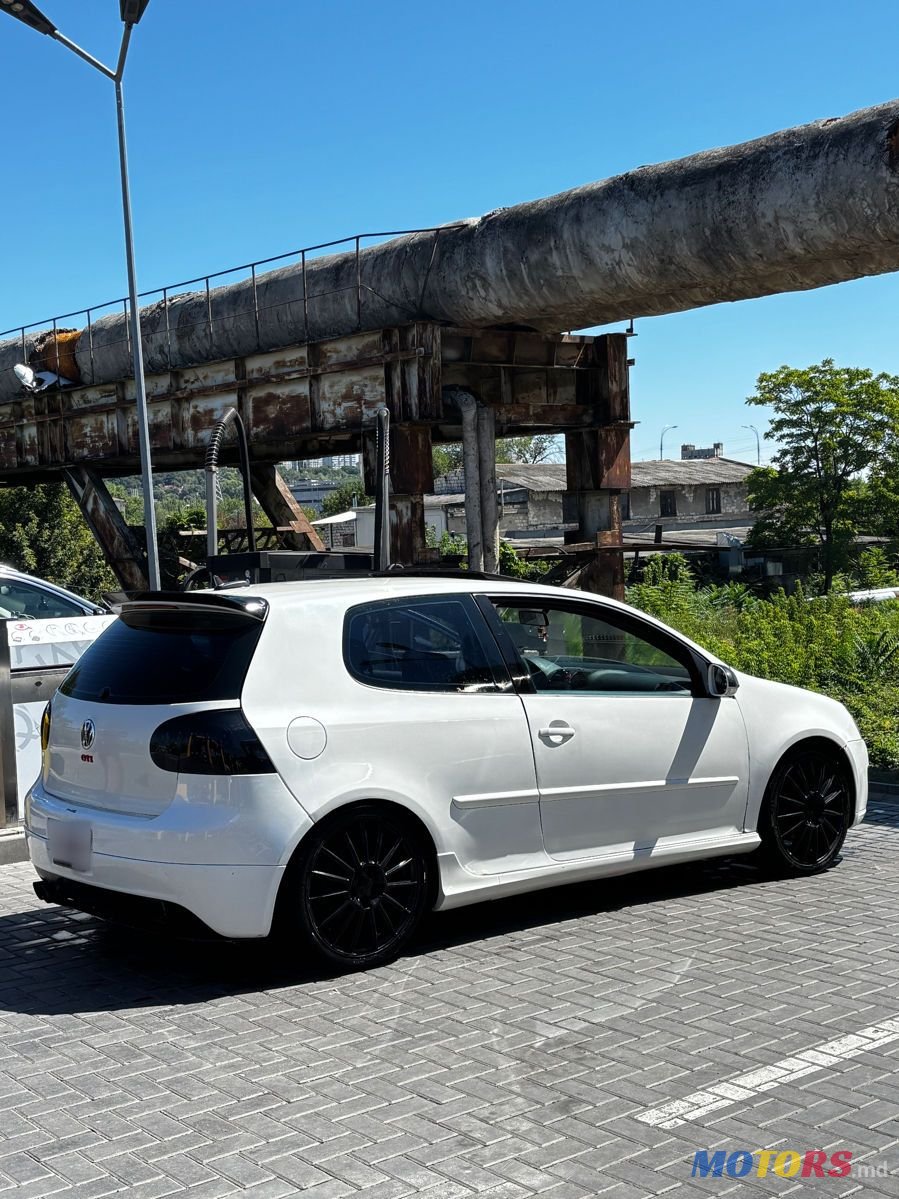 2006' Volkswagen Golf photo #3
