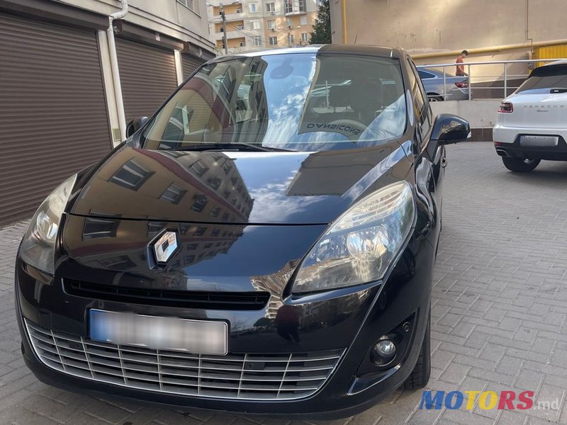 2009' Renault Scenic photo #1