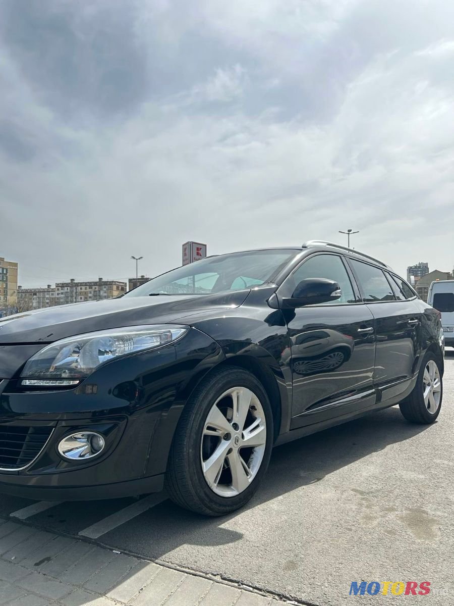 2012' Renault Megane photo #2