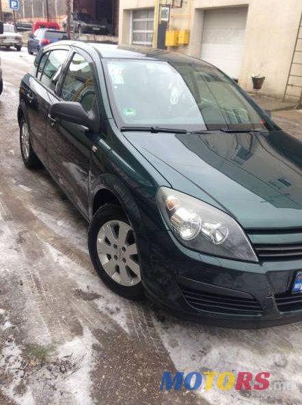 2004' Opel Astra photo #1