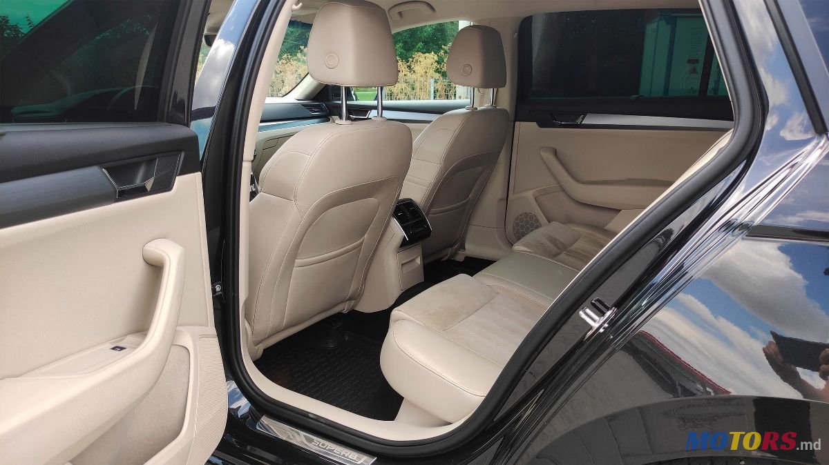 2016' Skoda Superb photo #6