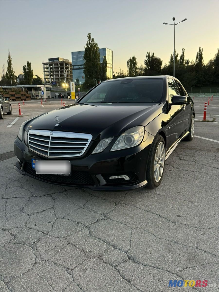 2011' Mercedes-Benz E-Class photo #2