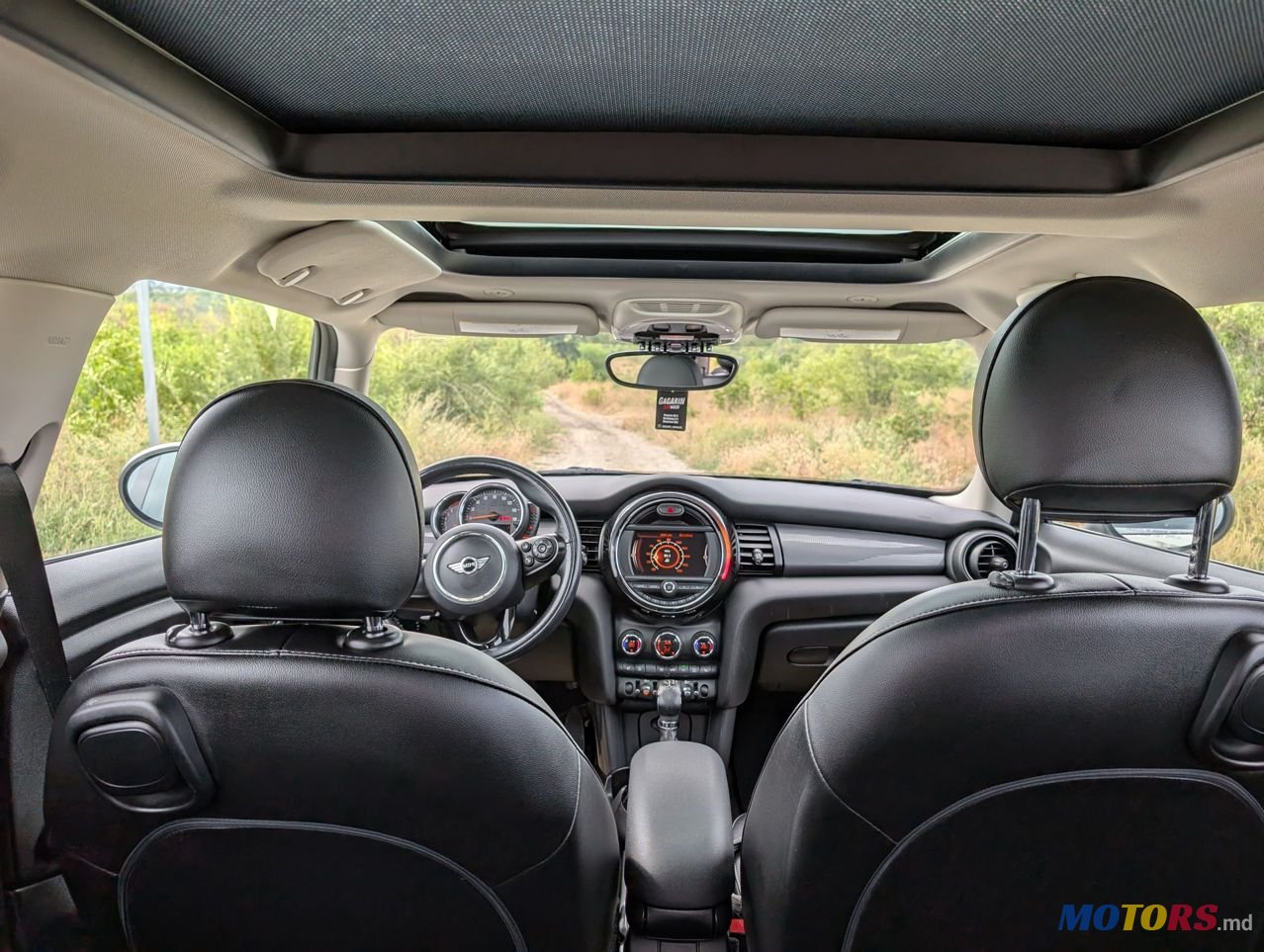 2017' MINI Cooper photo #6