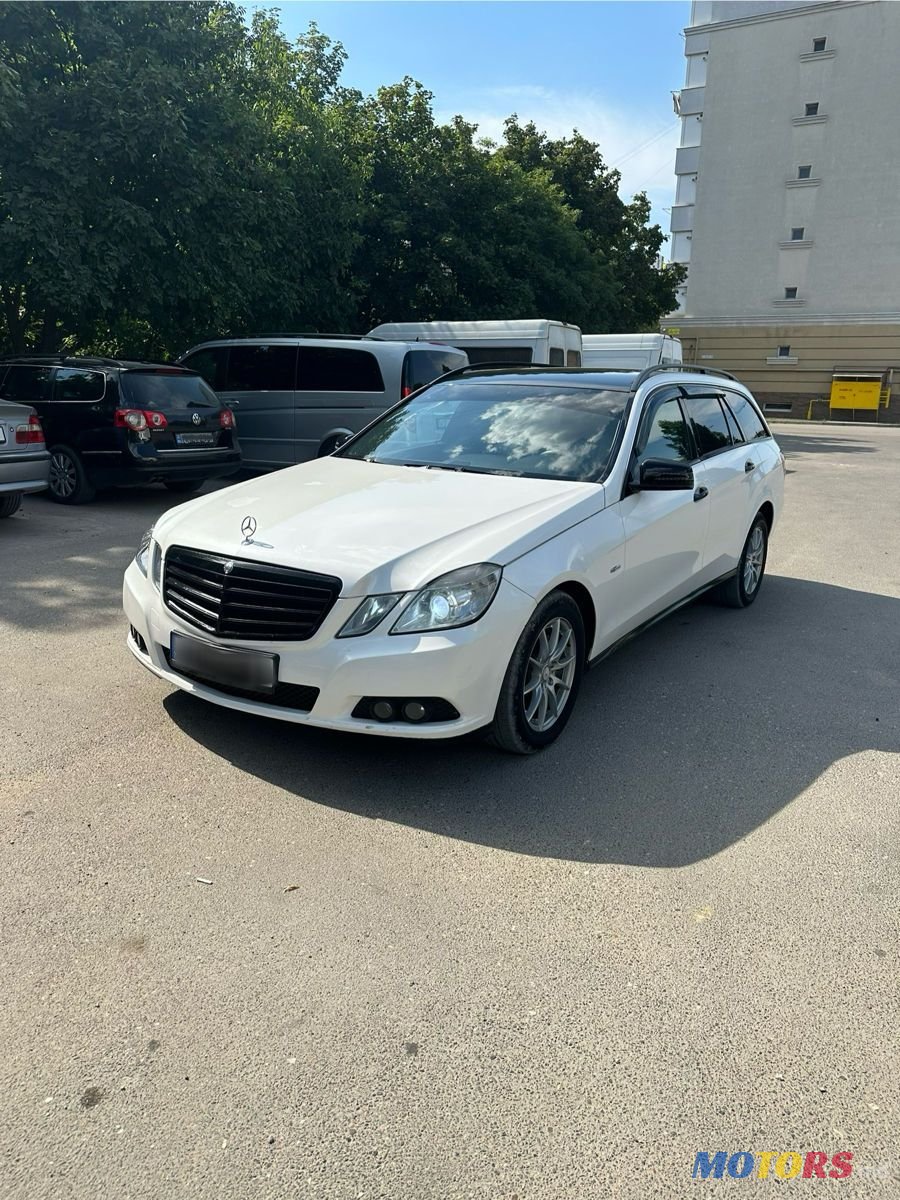 2011' Mercedes-Benz E-Class photo #1