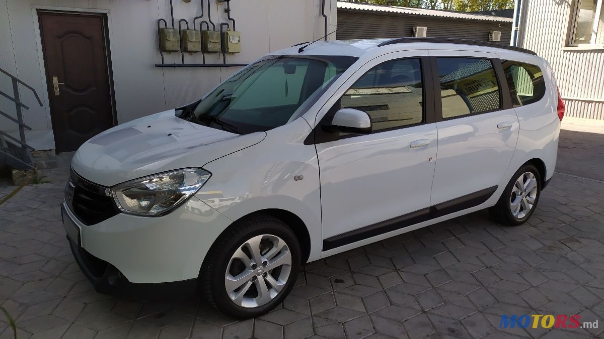 2013' Dacia Lodgy photo #1