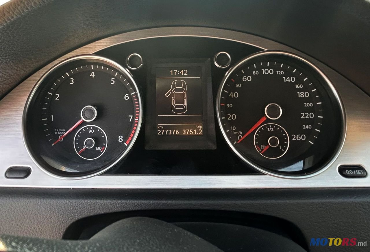 2008' Volkswagen Passat photo #6