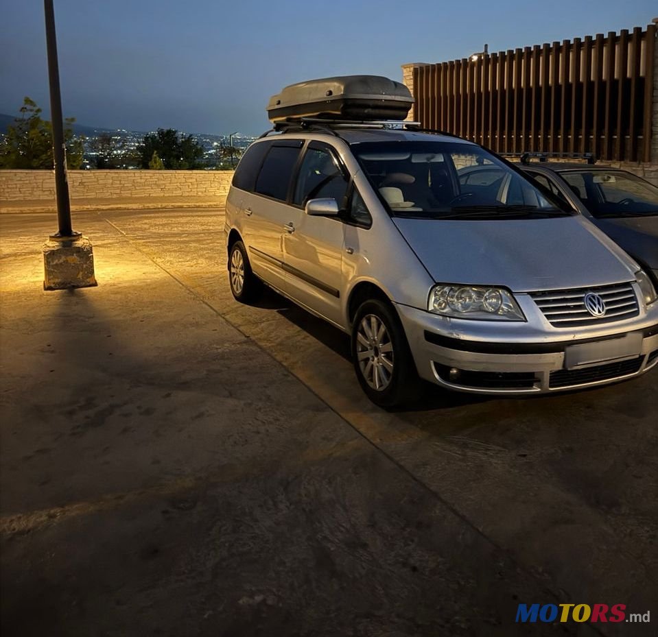 2002' Volkswagen Sharan photo #2