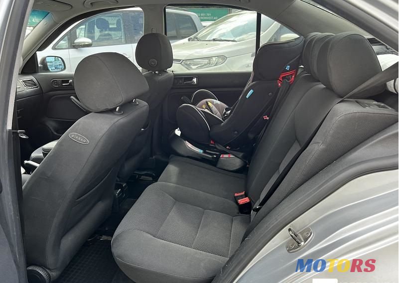 2004' Volkswagen Jetta photo #6