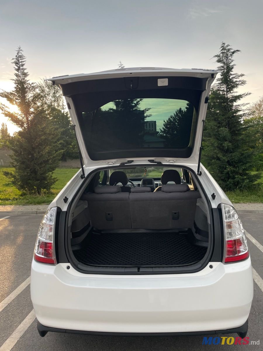 2008' Toyota Prius photo #5
