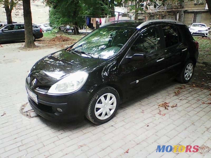 2008' Renault Clio photo #4