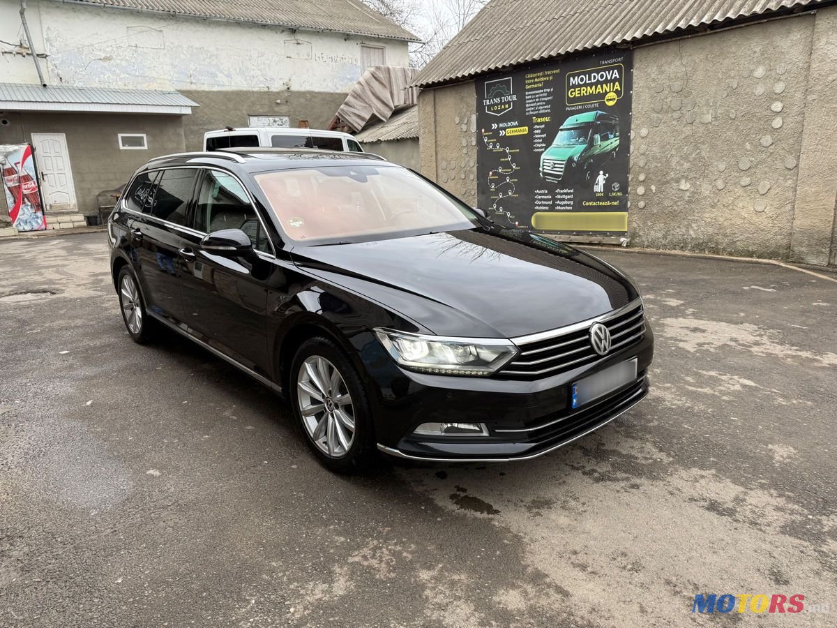 2015' Volkswagen Passat photo #2