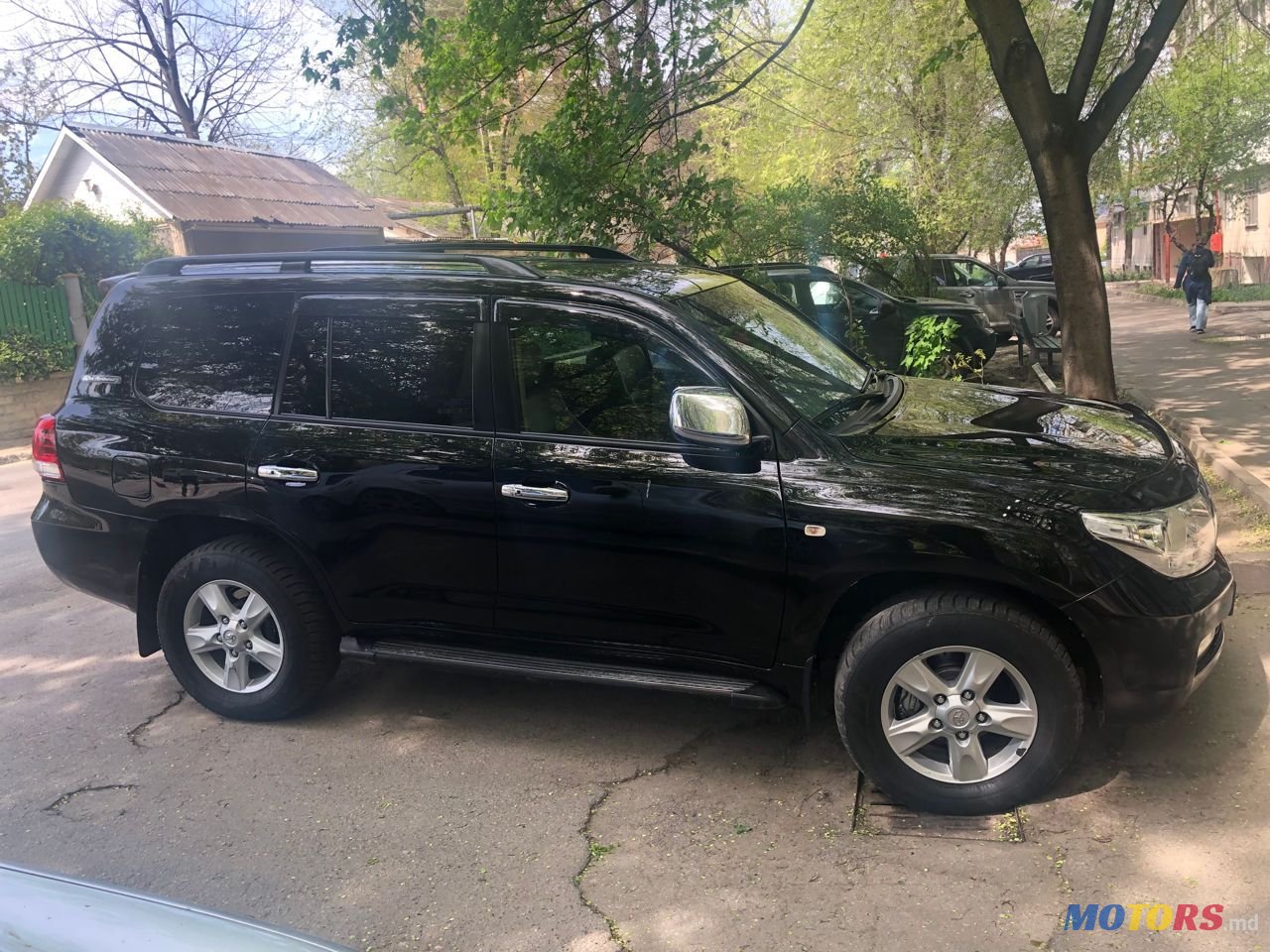 2009' Toyota Land Cruiser photo #3