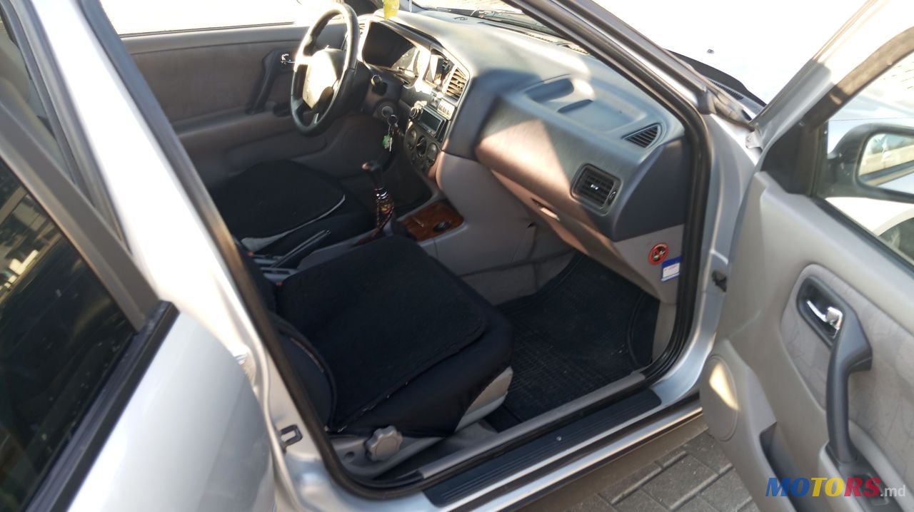 2001' Nissan Primera photo #3