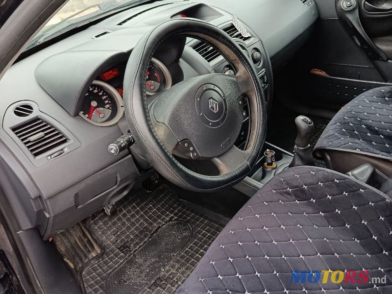 2005' Renault Megane photo #2