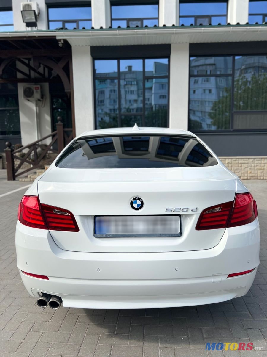 2012' BMW 5 Series photo #6