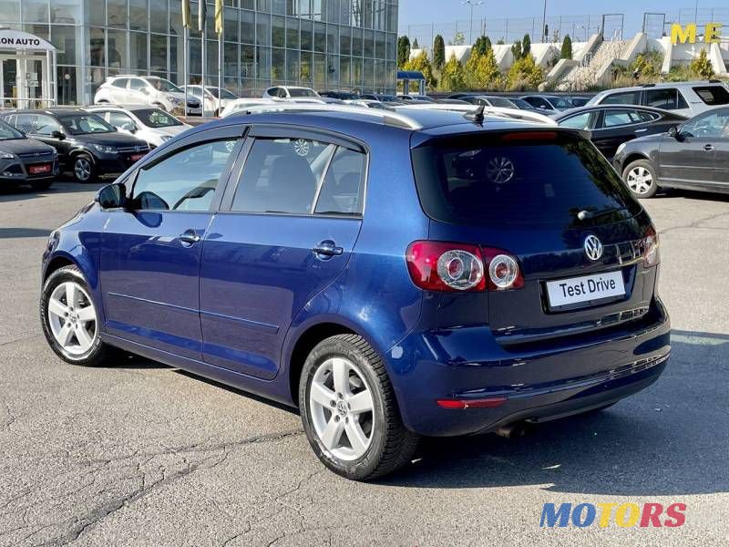 2011' Volkswagen Golf Plus photo #4