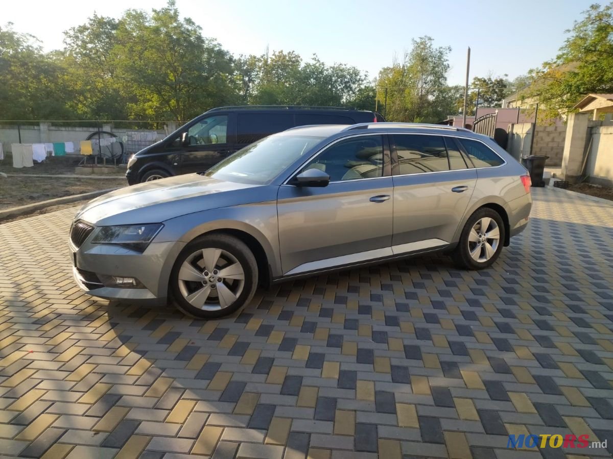 2016' Skoda Superb photo #2