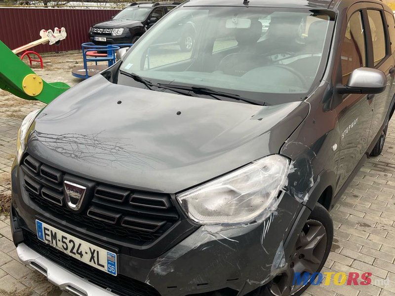 2017' Dacia Lodgy photo #2