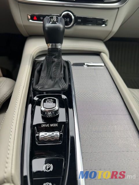 2019' Volvo S90 photo #5