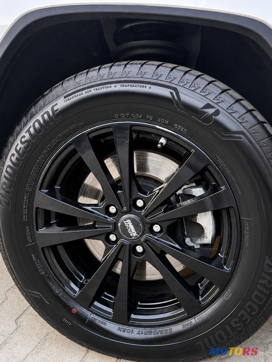 2020' Toyota RAV4 photo #3