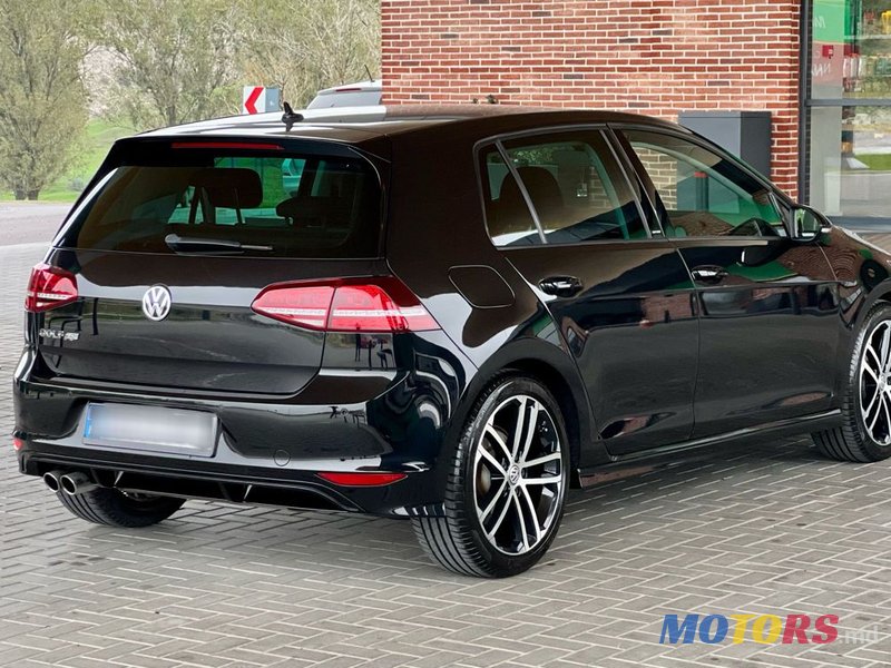 2017' Volkswagen Golf photo #4