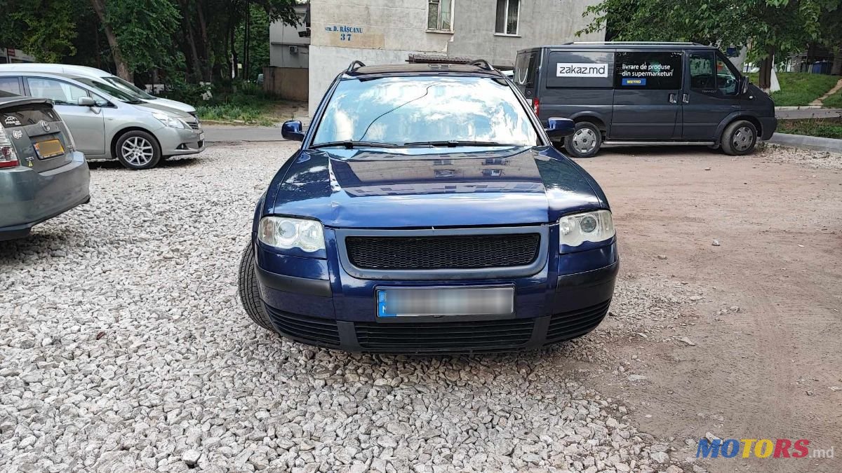 2002' Volkswagen Passat photo #4