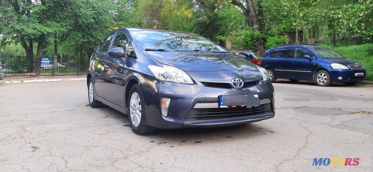 2013' Toyota Prius photo #2