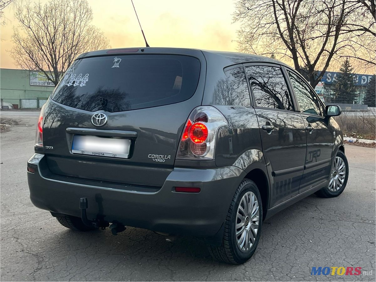 2004' Toyota Corolla Verso photo #4