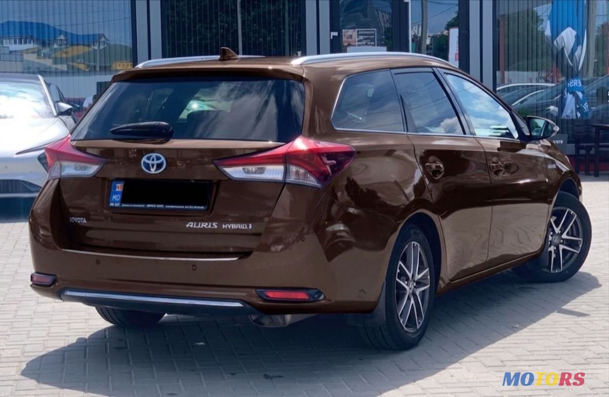 2014' Toyota Auris photo #3