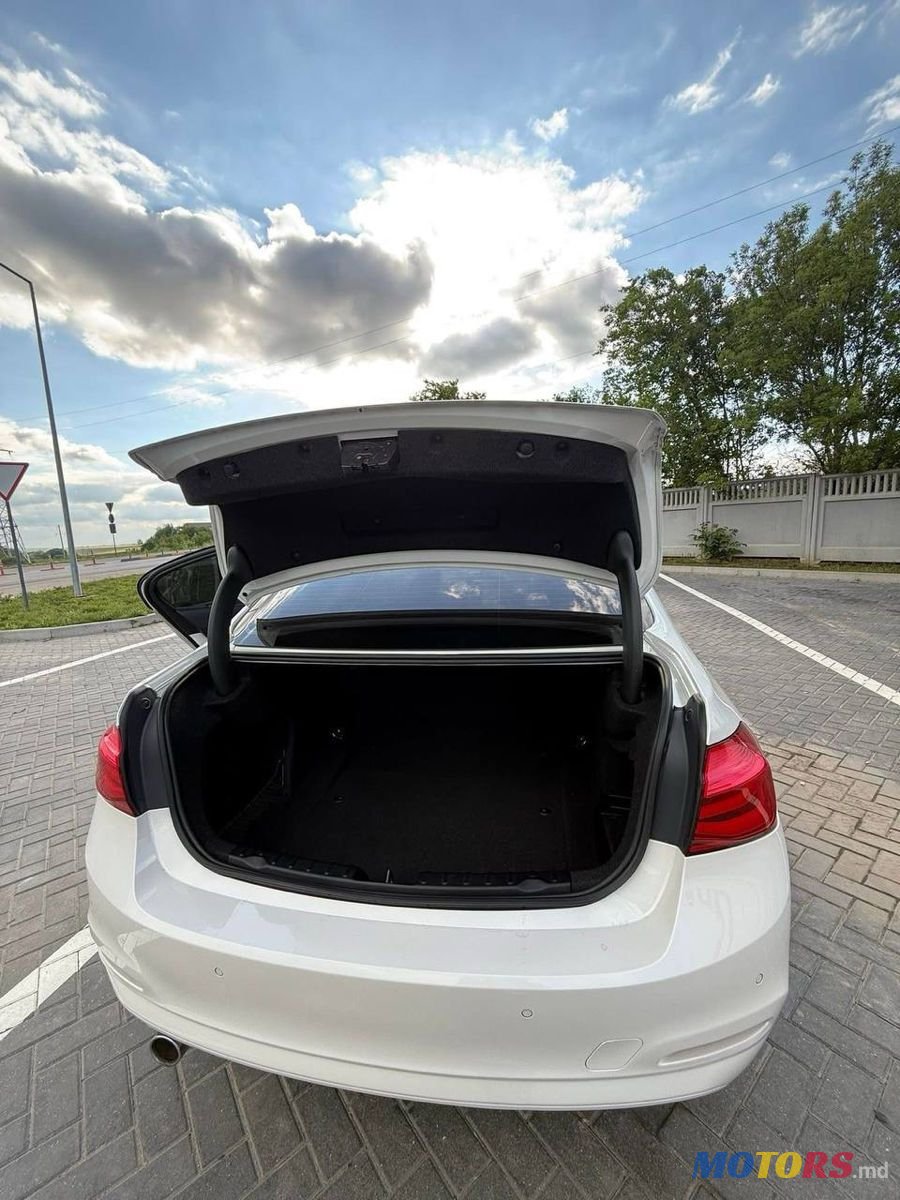 2018' BMW 3 Series photo #4