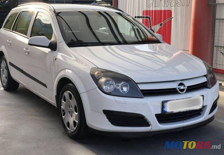 2005' Opel Astra photo #1