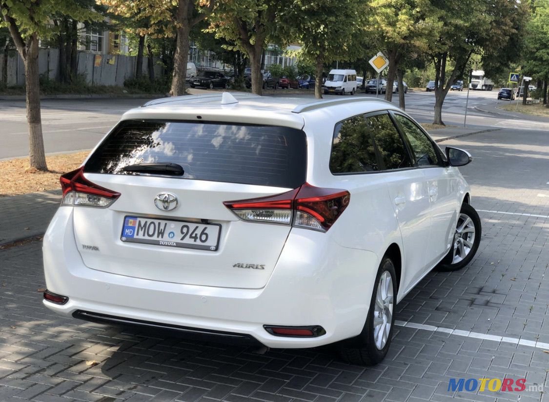 2016' Toyota Auris photo #4