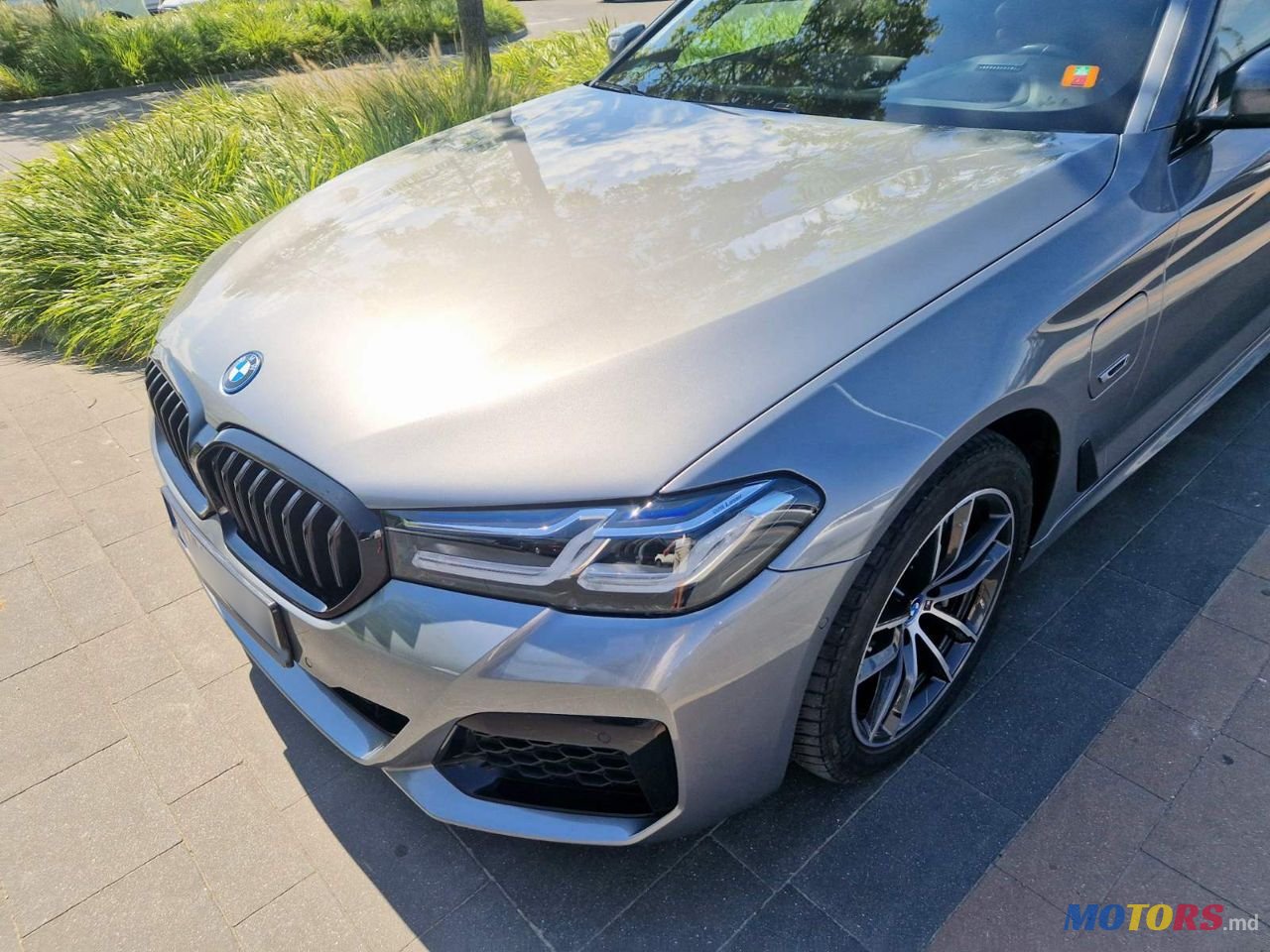 2023' BMW 5 Series photo #2