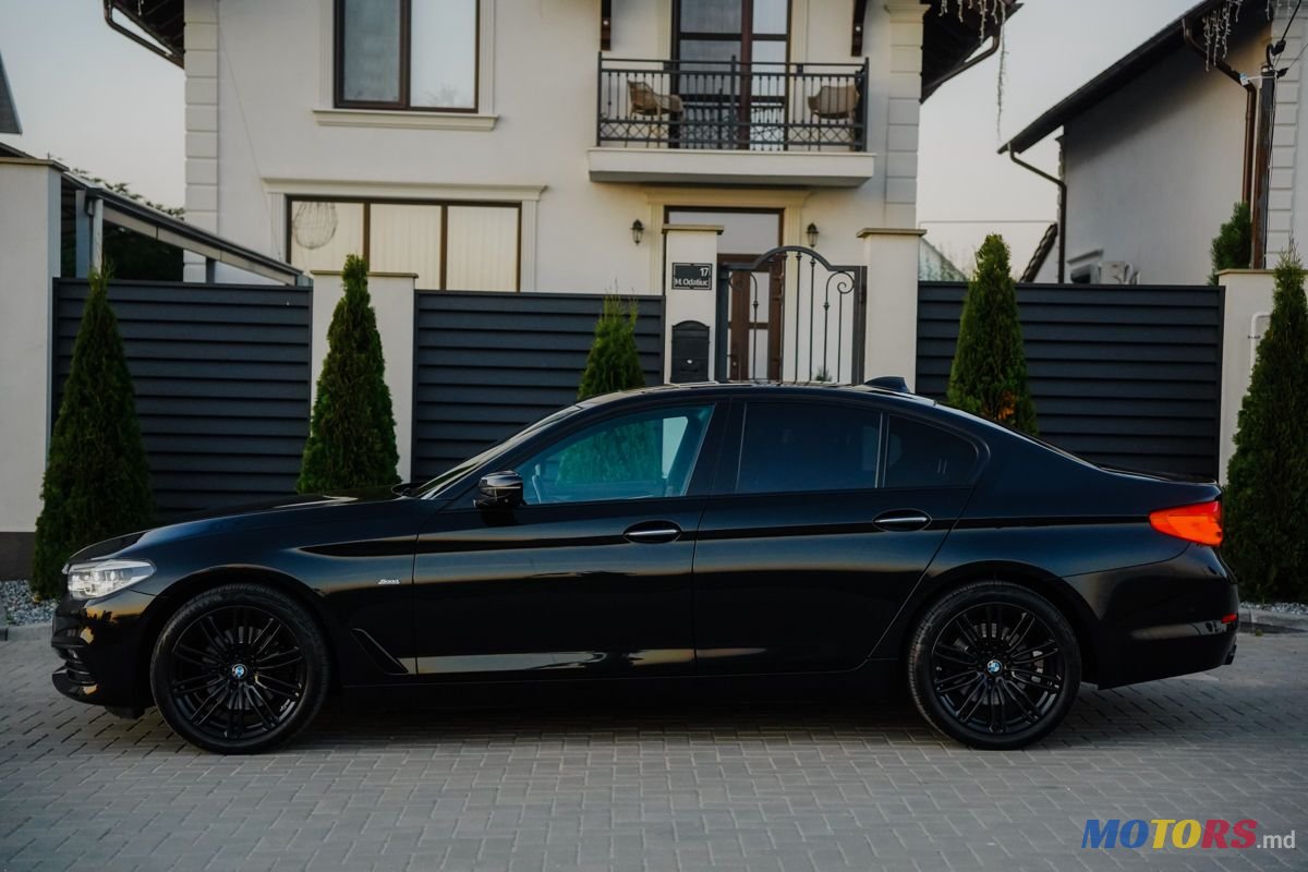 2017' BMW 5 Series photo #2