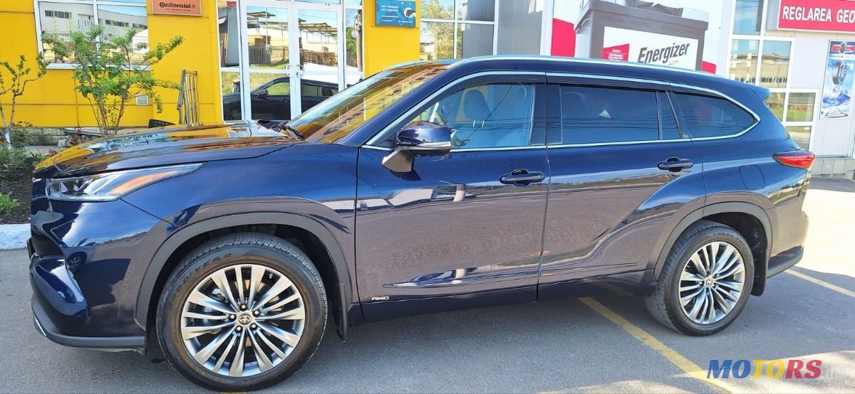2022' Toyota Highlander photo #1