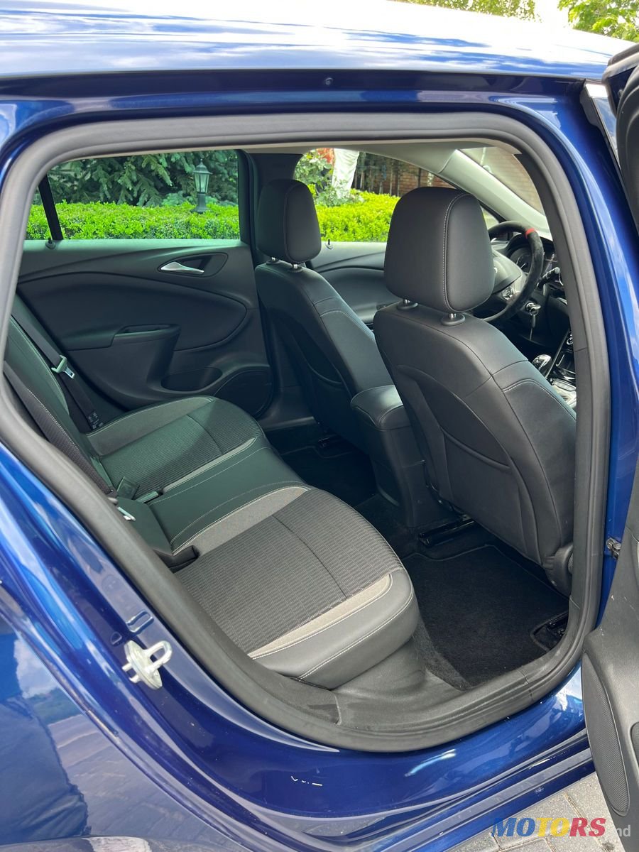 2020' Opel Astra photo #5